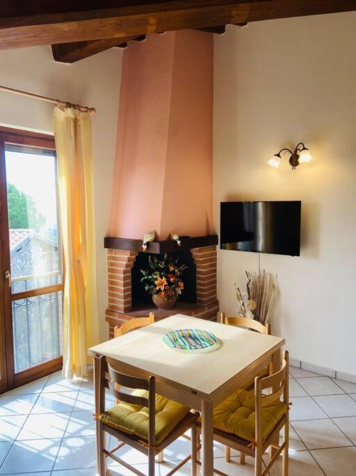 サトゥルニアA Casa Di Claudiaアパートメント エクステリア 写真